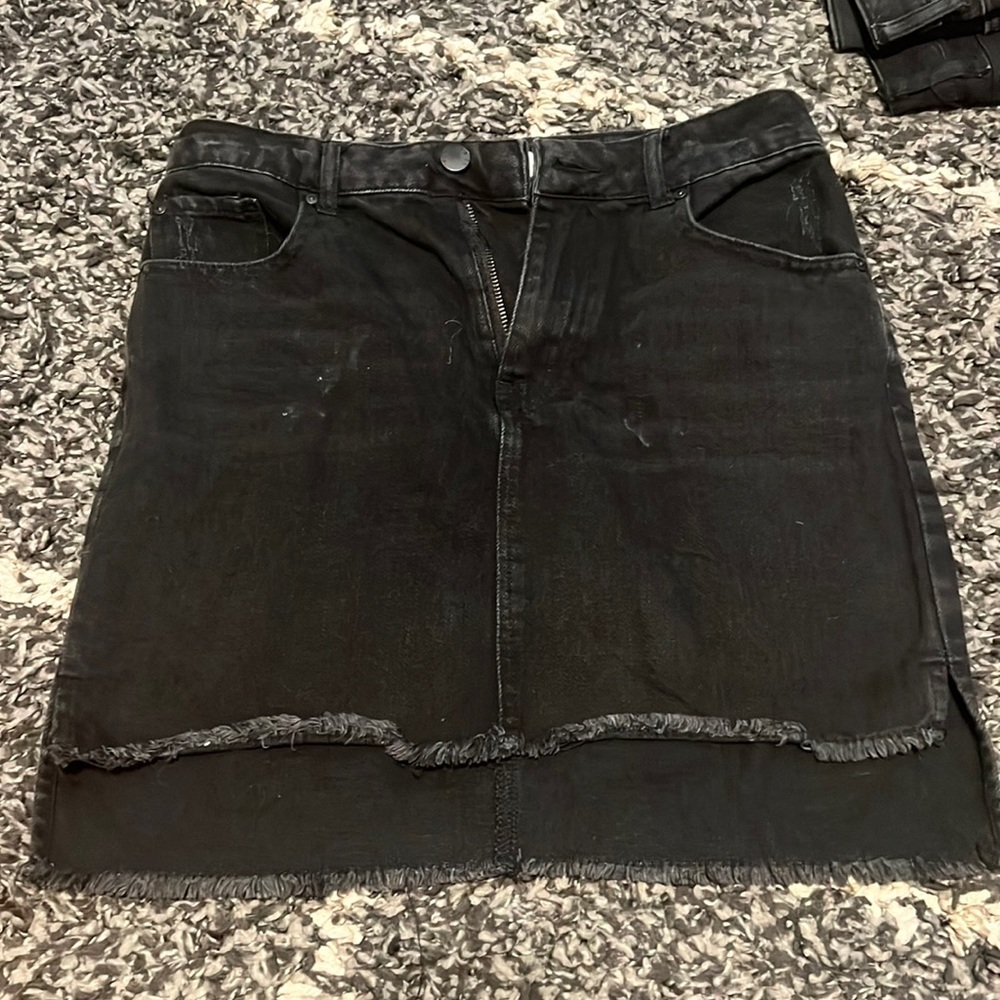 Black skirt